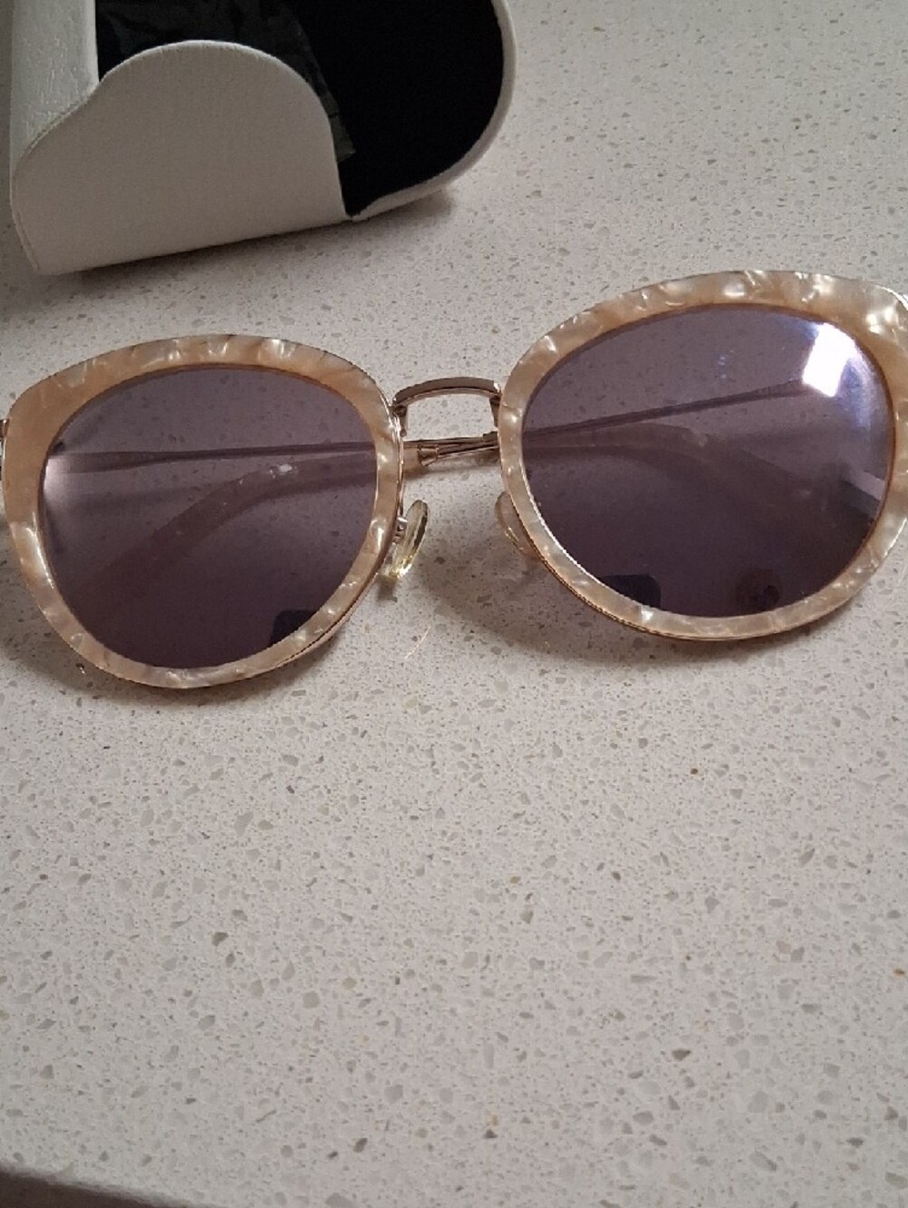 Pearl-Patterned Beige Sunglasses with Purple Lenses - Picture 6 of 7